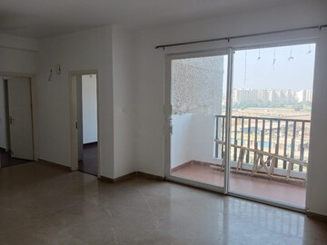 Room in 3 BHK Apartment at Mapsko The Icon 79, Sector 79 – for Rent
