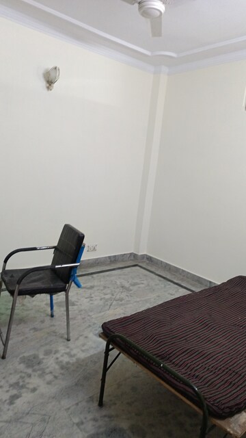 Furnished Amenities in 2 BHK Builder Floor at Patel Nagar – for Rent