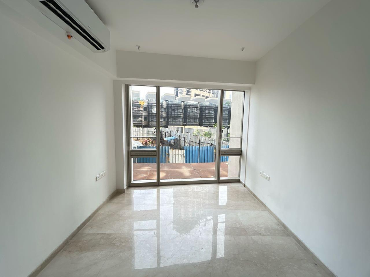 4 BHK + Servant Room Apartment For Rent in Lodha Trump Tower