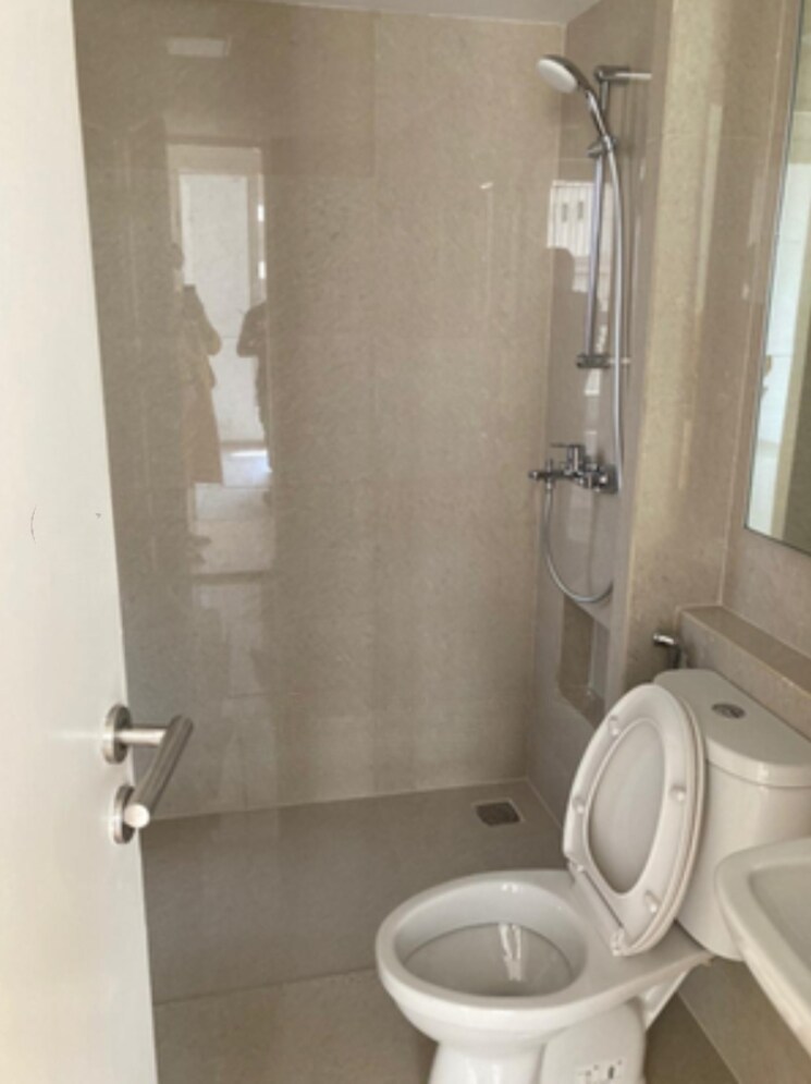 Bathroom, hiranandani-obelia-the-walk 2 Bedroom 708 Sq.Ft. Apartment In Ghodbunder Road Thane 8774249