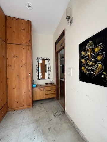 Furnished Amenities in 4 BHK Builder Floor at Sector 11 – for Rent