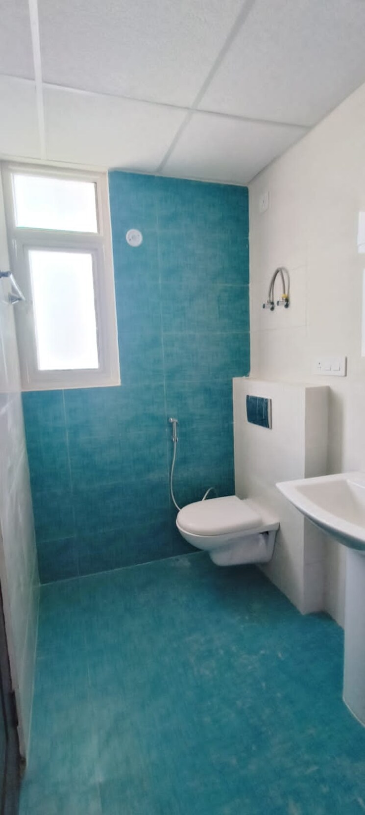 Bathroom, rishita-mulberry-heights 3.5 Bedroom 1988 Sq.Ft. Apartment In Sushant Golf City Lucknow 8774258