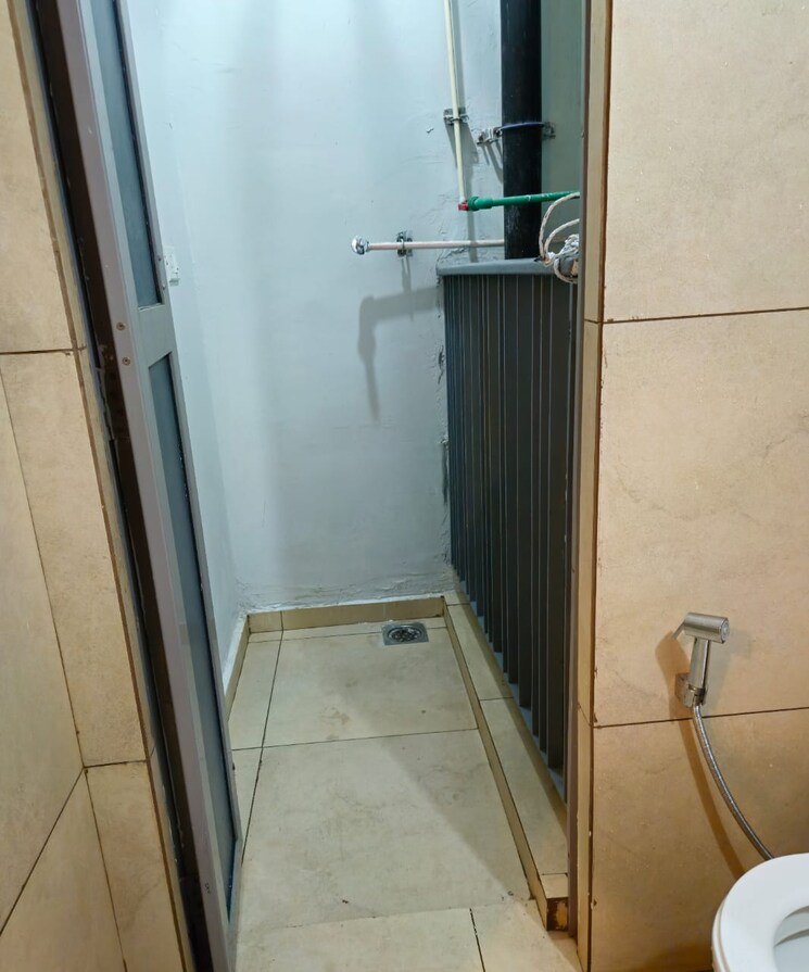Bathroom, kalpataru-paramount 2 Bedroom 527 Sq.Ft. Apartment In Kapur Bawdi Thane 8774253