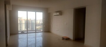 Room in 3 BHK Apartment at DLF Regal Gardens, Sector 90 – for Rent