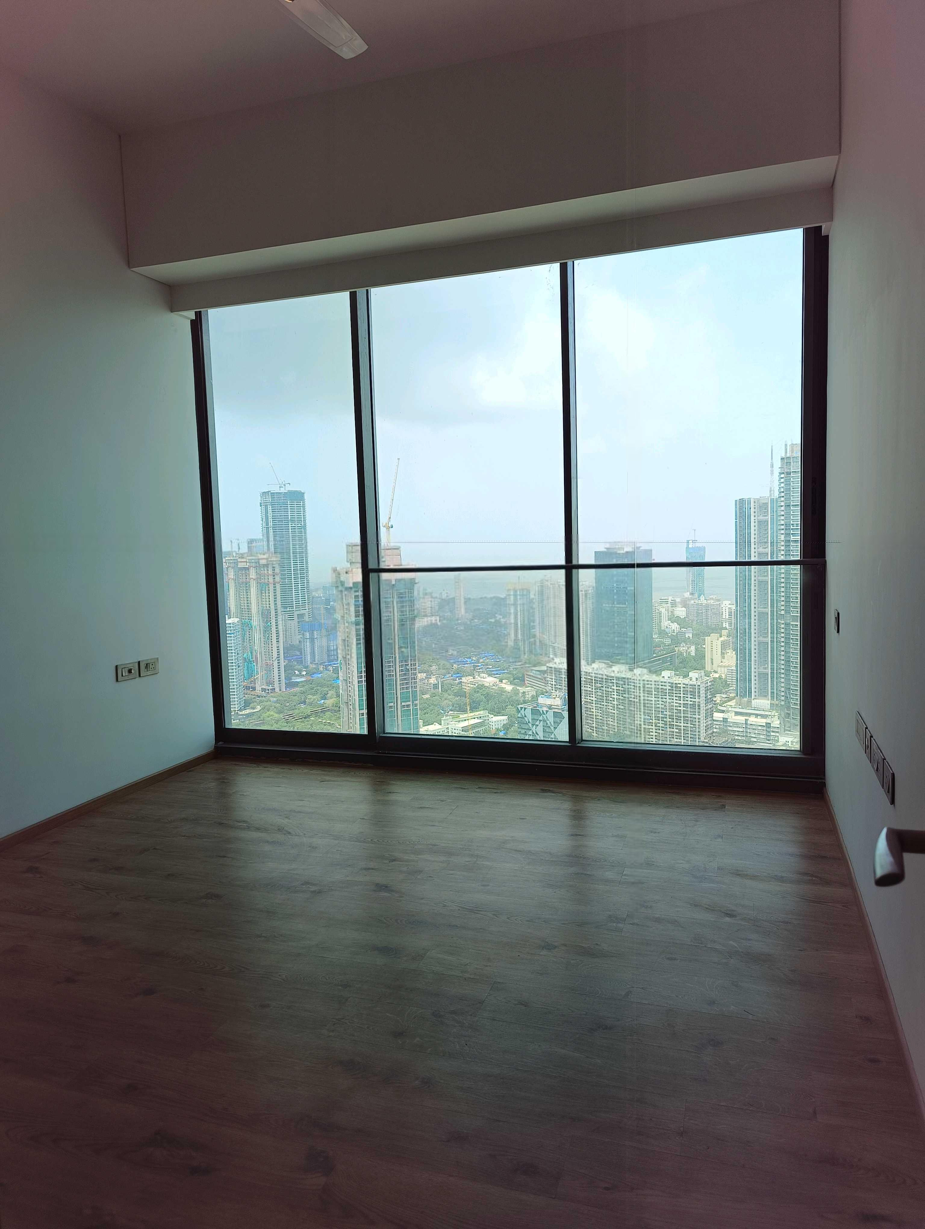 4 BHK + Pooja Room,Servant Room Apartment For Rent in Rustomjee Crown