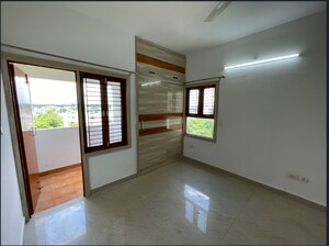 Room in 3 BHK Apartment at Unitech Fresco, Sector 50 – for Sale