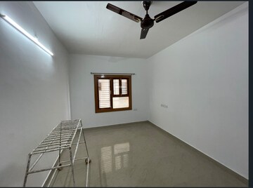 Room in 3 BHK Apartment at Unitech Fresco, Sector 50 – for Sale