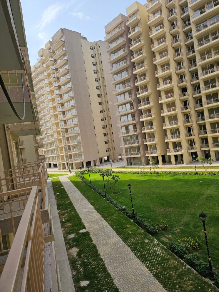 Balcony, shapoorji-pallonji-joyville-gurgaon 3 Bedroom 1692 Sq.Ft. Apartment In Sector 102 Gurgaon 8774326