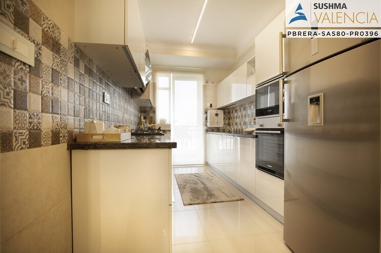 Kitchen, sushma-valencia 3 Bedroom 2250 Sq.Ft. Apartment In International Airport Road Zirakpur 8774342