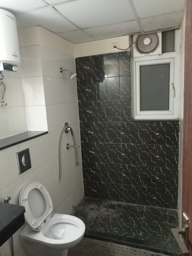 Bathroom, bptp-park-generations 3 Bedroom 1760 Sq.Ft. Apartment In Sector 37d Gurgaon 8774370