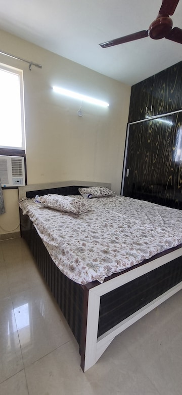 2 BHK Apartment For Rent in Zara Rossa, Sector 112
