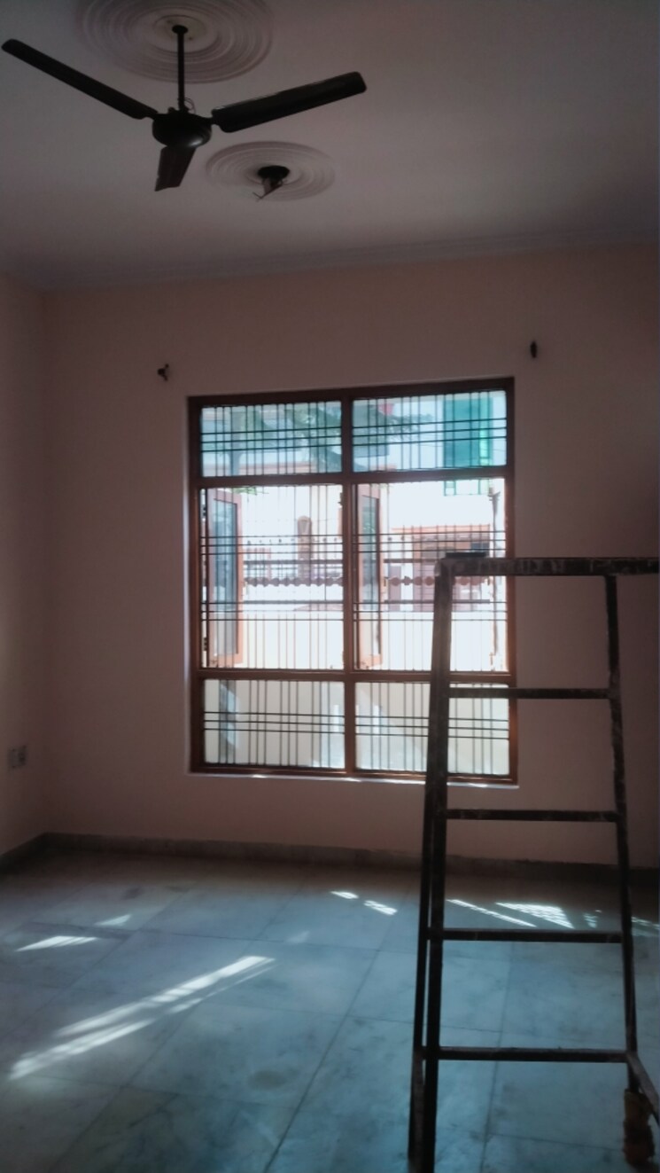 Room, gomti nagar 2.5 Bedroom 1200 Sq.Ft. Independent House In Gomti Nagar Lucknow 8774371