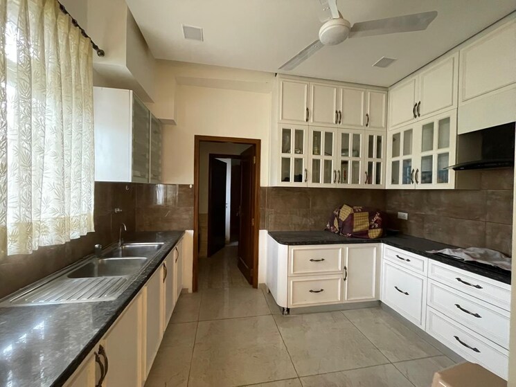 Kitchen, bptp-amstoria 4 Bedroom 3560 Sq.Ft. Builder Floor In Sector 102 Gurgaon 8774384
