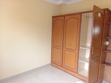 Room in 2 BHK Apartment at Deccan Heritage, New Bel Road – for Rent