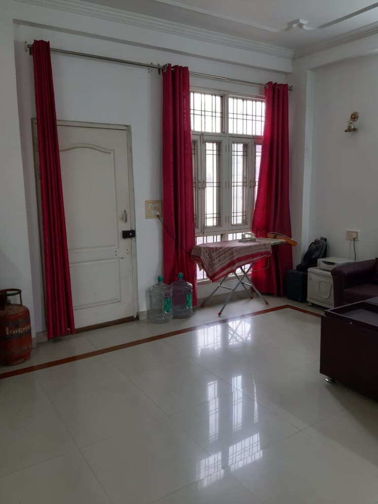 Living Room, hazratganj 3 Bedroom 1560 Sq.Ft. Apartment In Hazratganj Lucknow 8774435