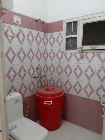 Furnished Amenities in 3 BHK Apartment at Hazratganj – for Rent