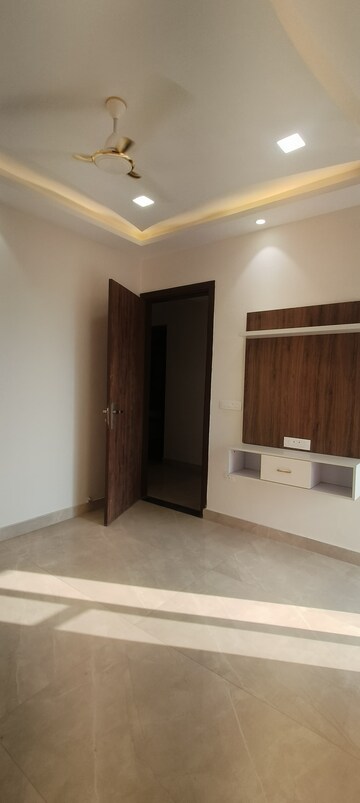 Room in 4 BHK Penthouse at Gms Road – for Sale