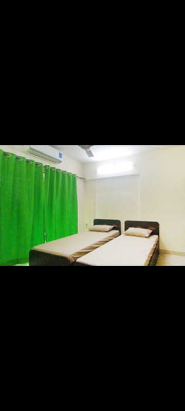Room in  Pg at Kandivali West – for Rent