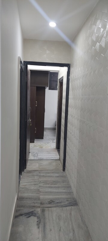 Furnished Amenities in 2 BHK Apartment at Aishwarya Tower, Santacruz East – for Rent