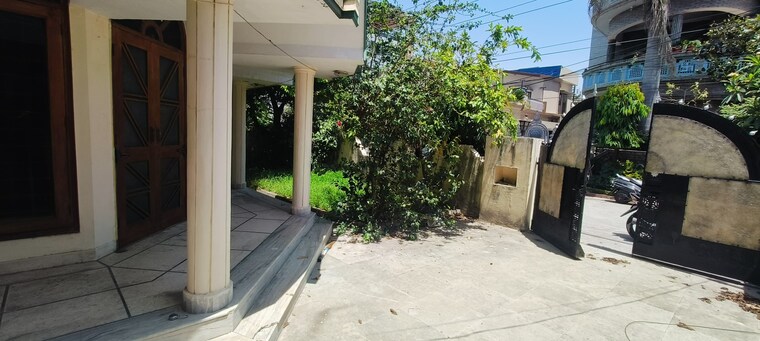 Balcony, balliwala 3 Bedroom 350 Sq.Yd. Villa In Balliwala Dehradun 8774517