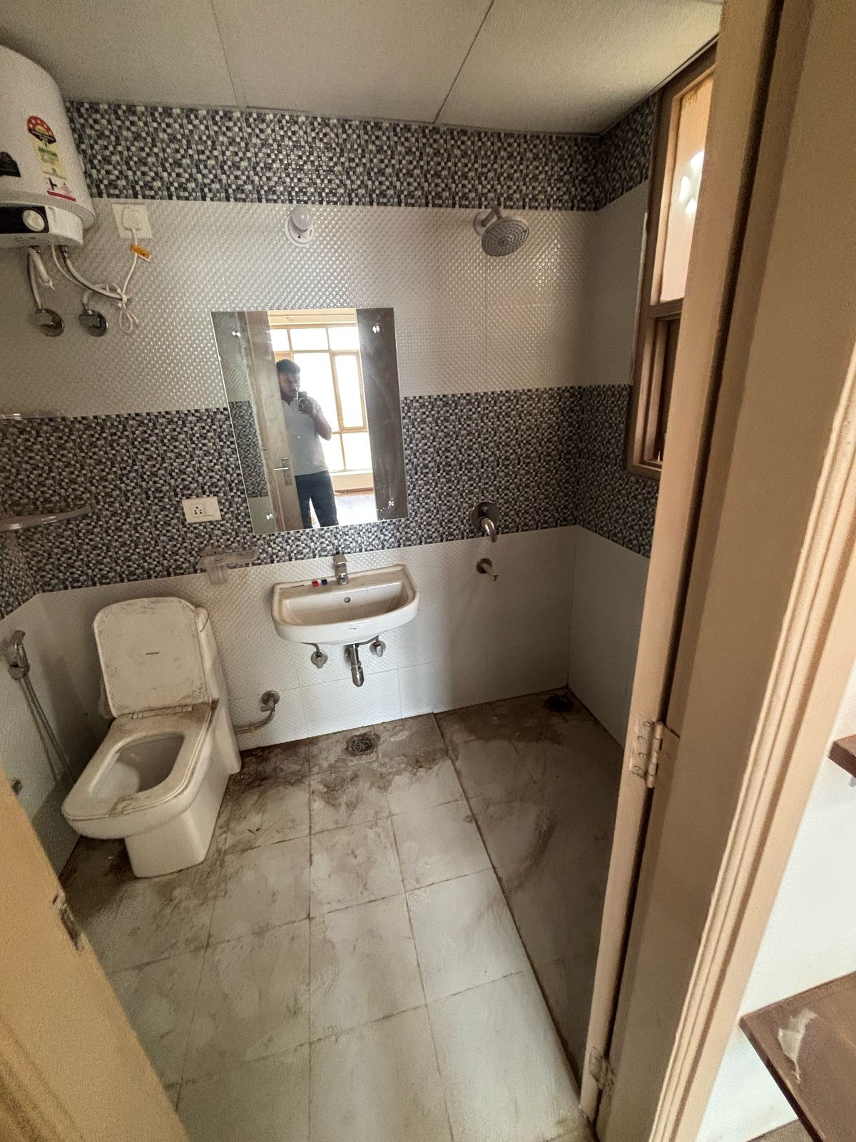 2 BHK + Pooja Room,Servant Room,Study Room,Extra Room Apartment For Sale in Lotus Elise