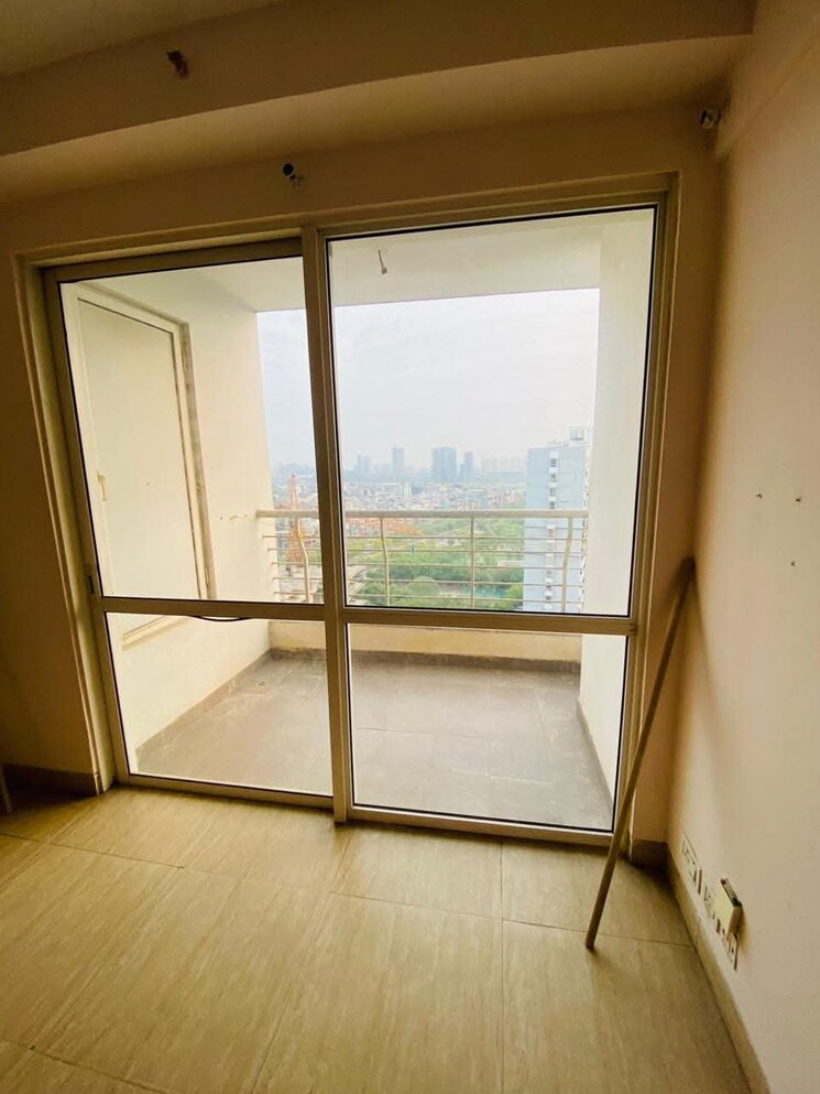 Room, 3c-lotus-boulevard 2 Bedroom 1133 Sq.Ft. Apartment In Sector 100 Noida 8774581