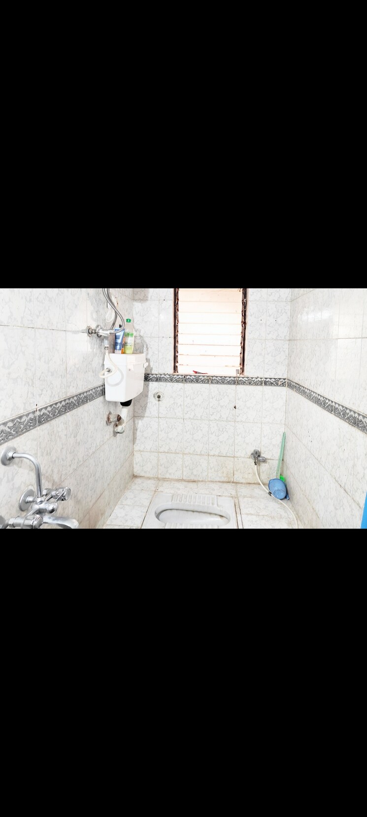 Bathroom, malad west Pg For Boys In Malad West 8774594