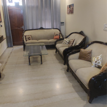 Living Room in 3.5 BHK Villa at Sector 21 – for Rent