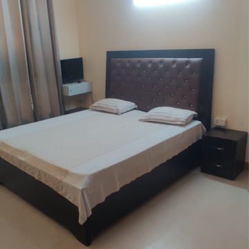 Bedroom in 3.5 BHK Villa at Sector 21 – for Rent