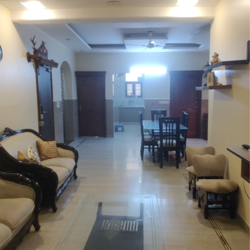 Living Room in 3.5 BHK Villa at Sector 21 – for Rent