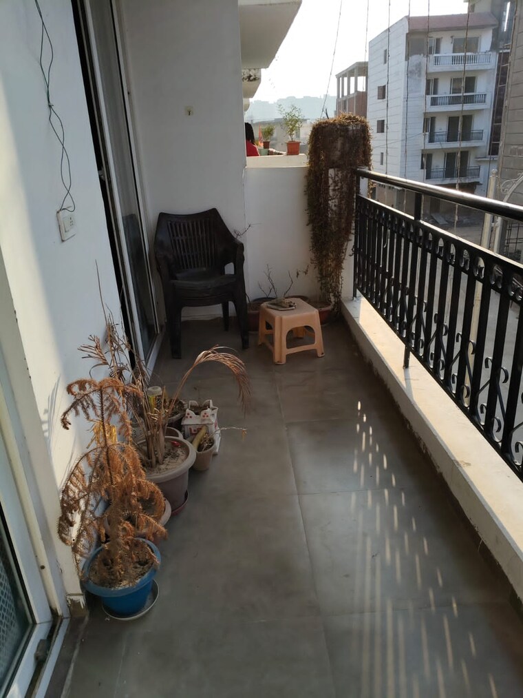 Balcony, roseate-homes 3 Bedroom 1900 Sq.Ft. Builder Floor In Ghazipur Zirakpur 8774697