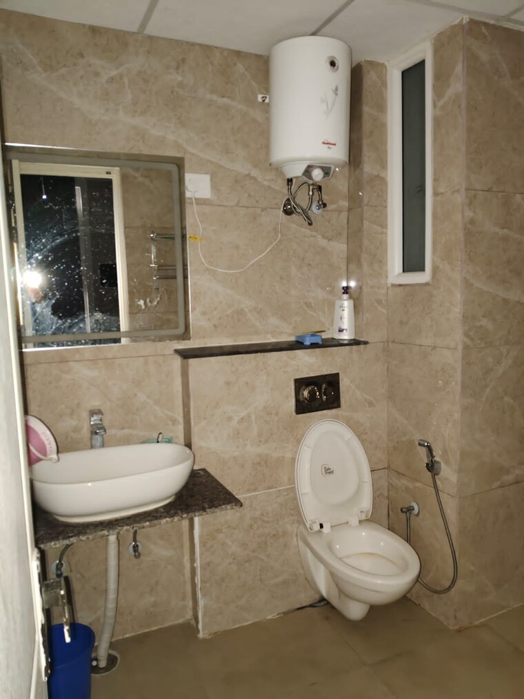 Bathroom, roseate-homes 3 Bedroom 1900 Sq.Ft. Builder Floor In Ghazipur Zirakpur 8774697