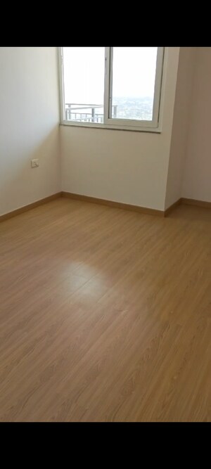 Room in 2 BHK Apartment at Godrej Woods, Sector 43 – for Sale