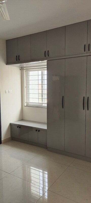 Room in 3 BHK Apartment at My Home Tridasa, Tellapur – for Rent