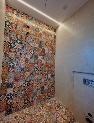 Furnished Amenities in 2.5 BHK Builder Floor at Sector 34 – for Sale