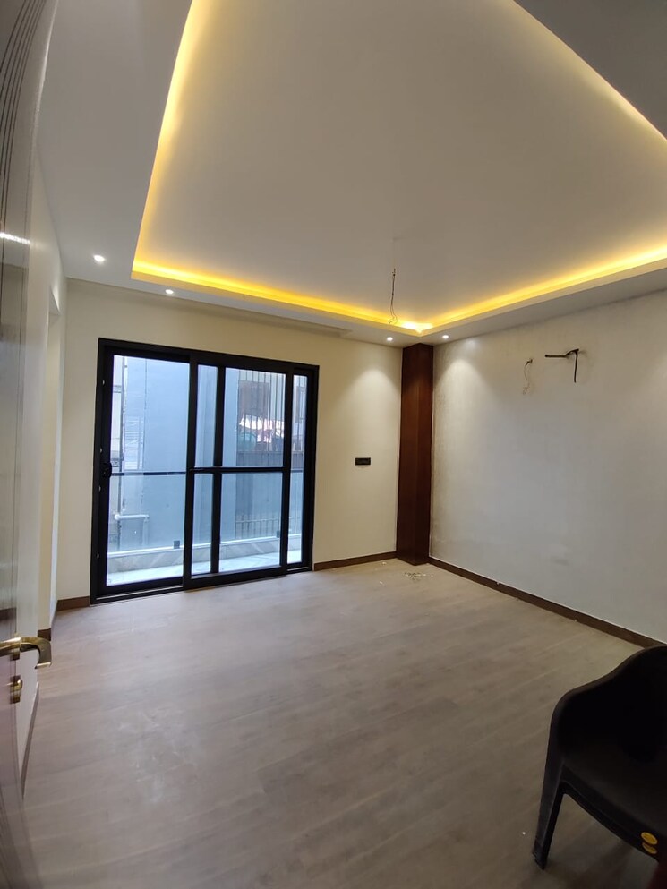 Room, gms road 3 Bedroom 2200 Sq.Ft. Builder Floor In Gms Road Dehradun 8774753