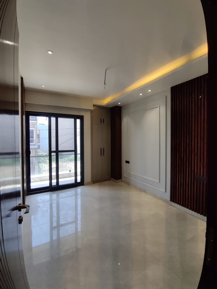 Room, gms road 3 Bedroom 2200 Sq.Ft. Builder Floor In Gms Road Dehradun 8774753