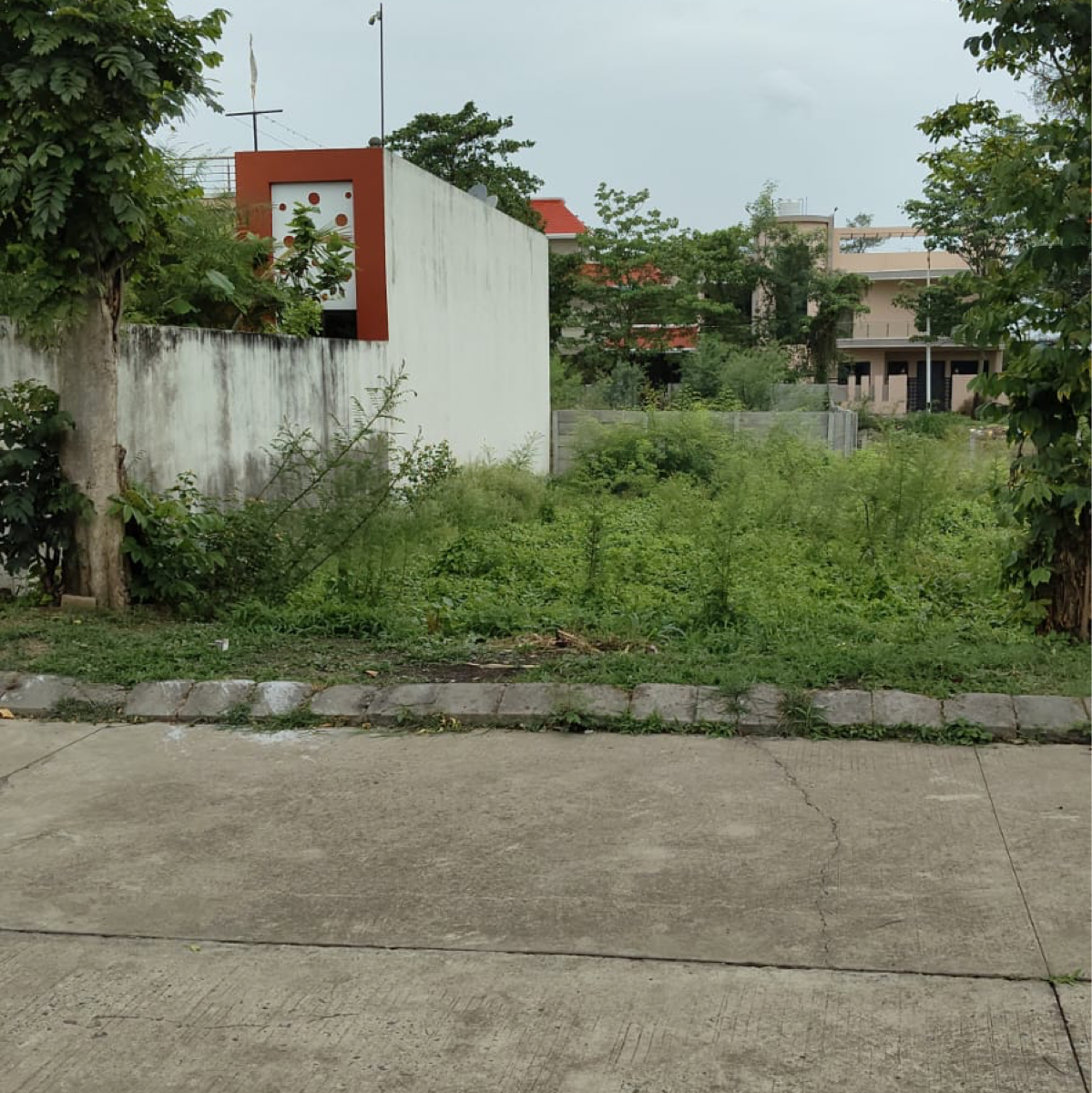 Plot For Sale in Omex City