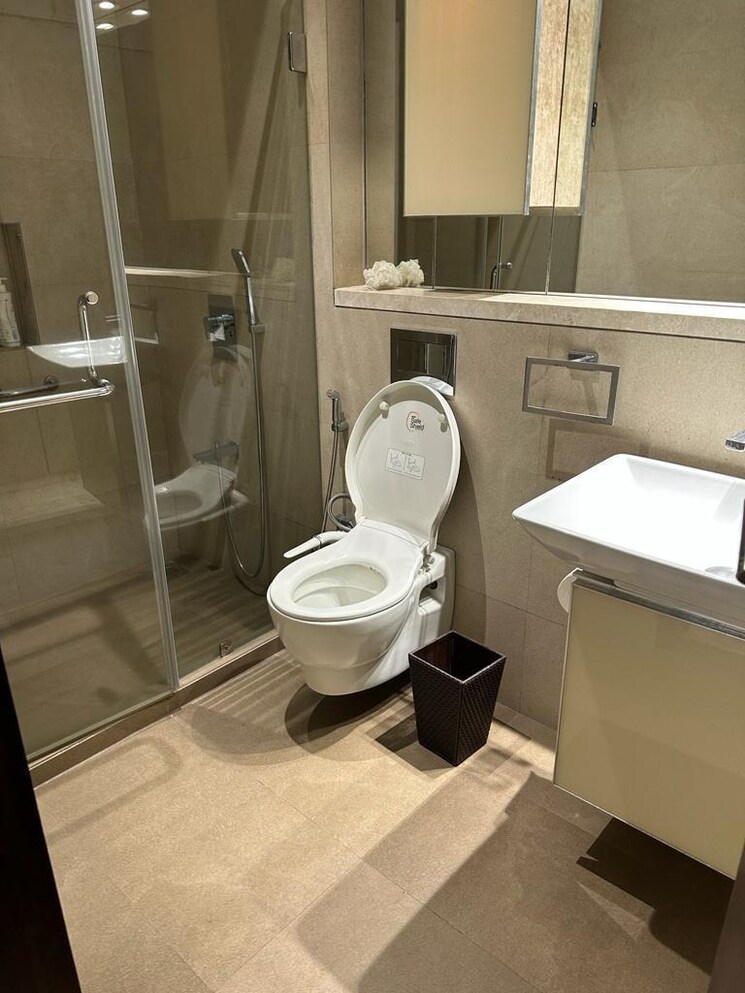 Bathroom, indiabulls-sky-forest 3 Bedroom 2100 Sq.Ft. Apartment In Lower Parel Mumbai 8774763