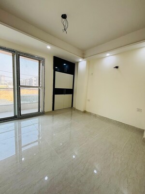 Room in 4 BHK Apartment at Javin Raj Empire, Raj Nagar Extension – for Sale