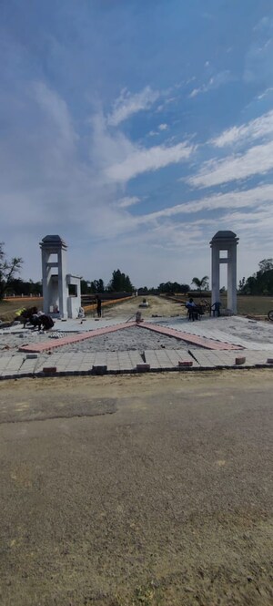  Plot – Exterior View View at Gosainganj - for Sale