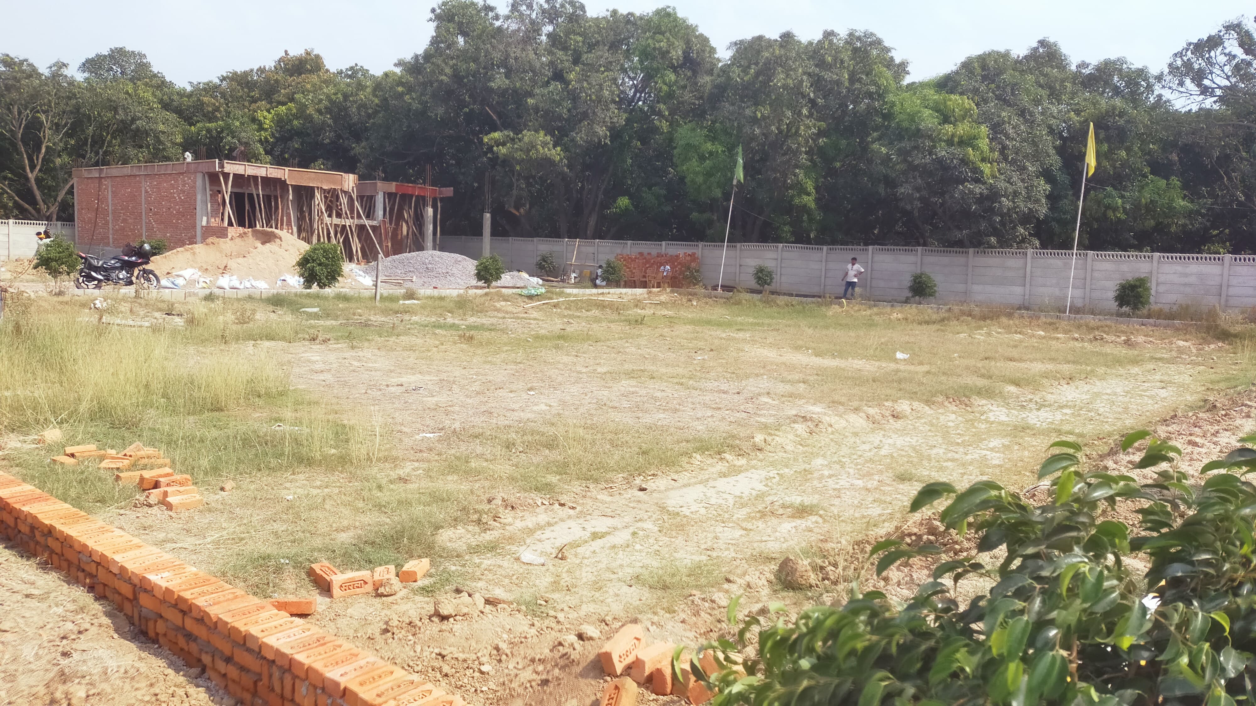 Plot For Sale in Sultanpur Road 