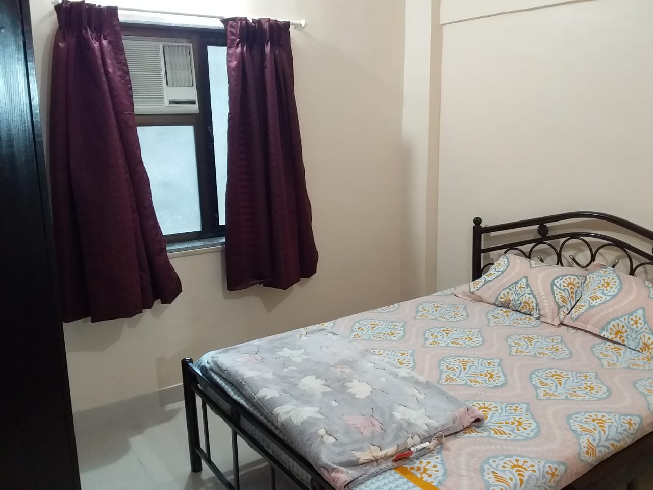 1 BHK Apartment For Rent in 7 Bunglows 