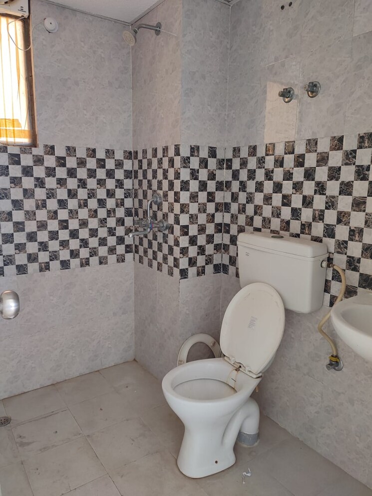 Bathroom, signature-global-synera 2 Bedroom 523 Sq.Ft. Apartment In Sector 81 Gurgaon 8774847