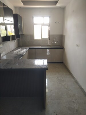 Kitchen in 3 BHK Villa at Sector 77 – for Rent