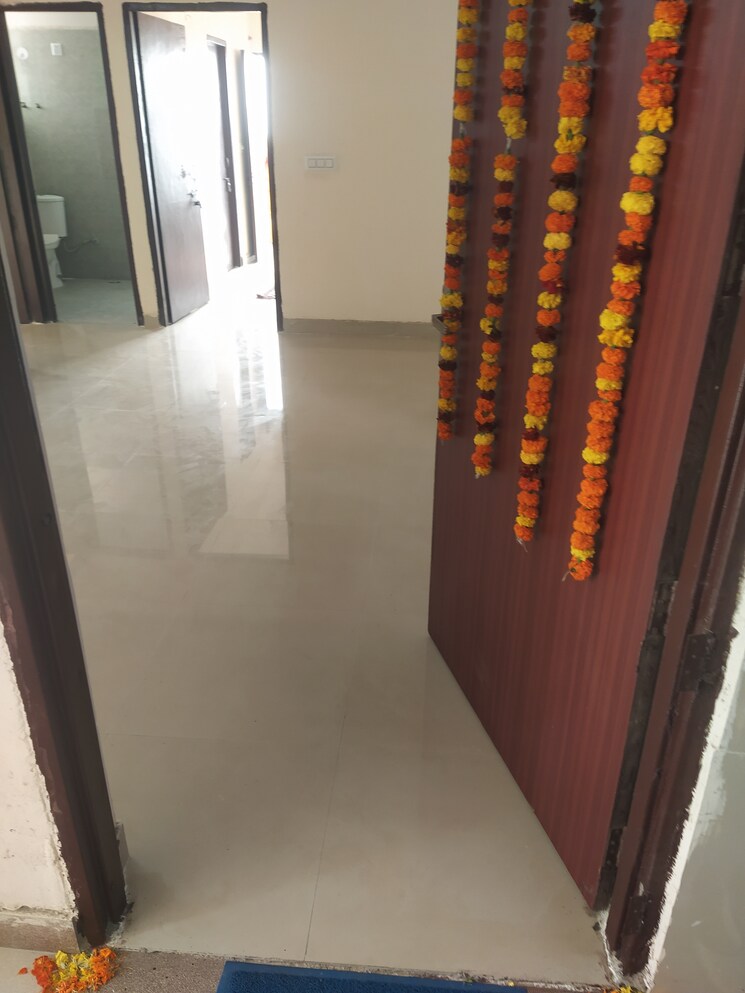Room, sector 77 3 Bedroom 1500 Sq.Ft. Villa In Sector 77 Faridabad 8774877