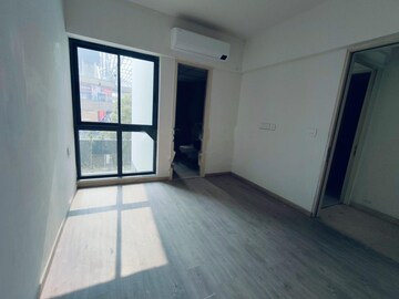 Room in 4 BHK Apartment at Birla Navya, Sector 63a – for Rent