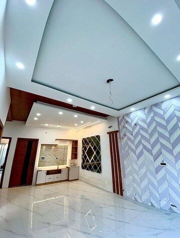 Room in 3 BHK Builder Floor at Sector 33 – for Rent