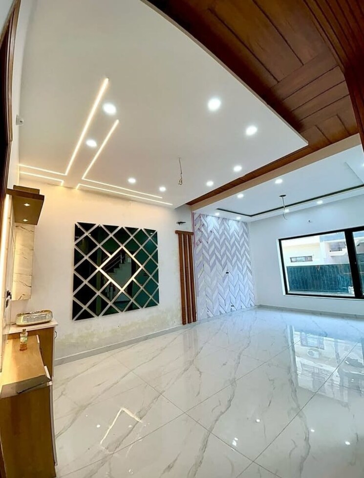 Room, sector 33 3 Bedroom 1350 Sq.Ft. Builder Floor In Sector 33 Faridabad 8774919