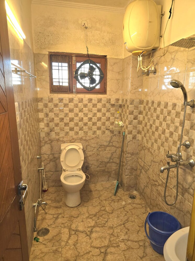 Bathroom, sahastradhara road 2 Bedroom 1200 Sq.Ft. Builder Floor In Sahastradhara Road Dehradun 8774893